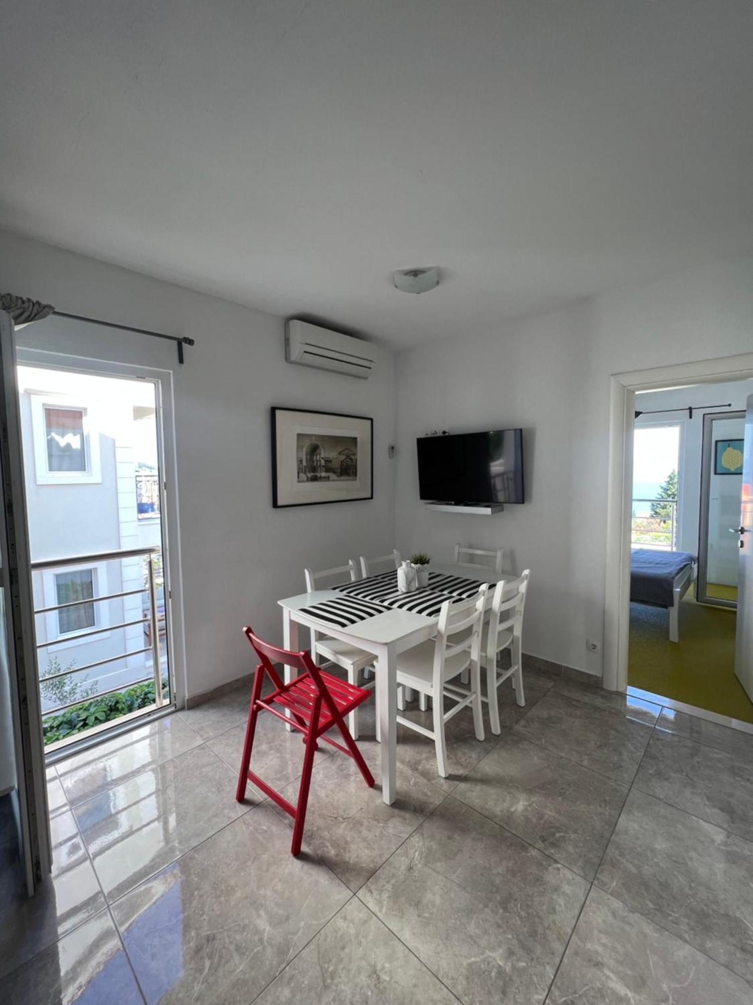 Apartments Mikulic Bol Exterior photo